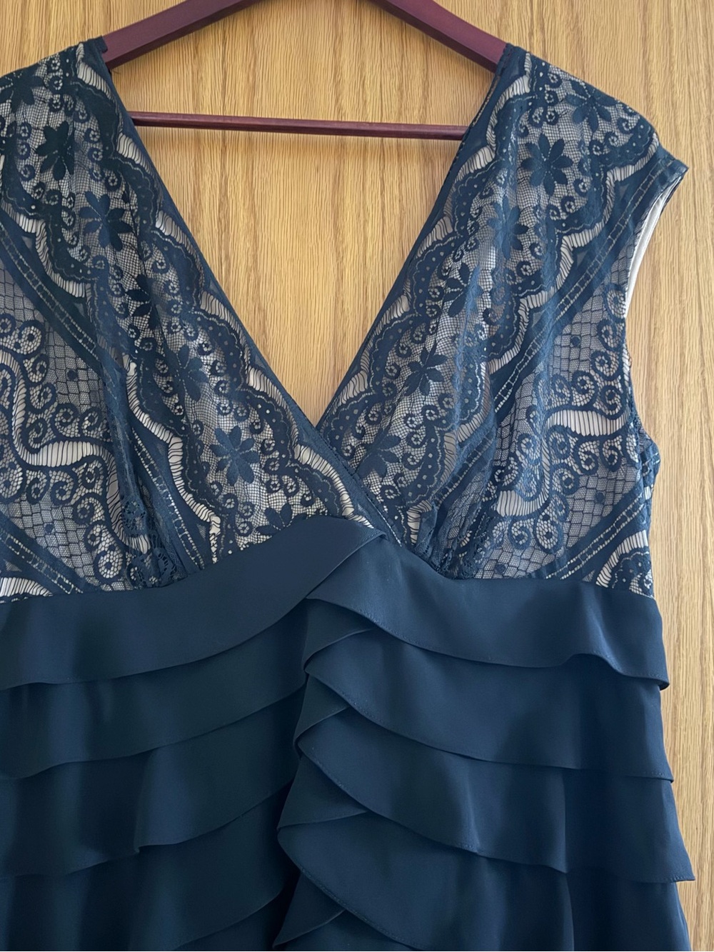 Adrianna Papell Boutique Black Lace Shutter Pleat Maxi Dress - Picture 7 of 9
